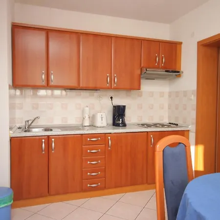 Family-friendly With Swimming Pool Seget Vranjica, - 7559 Appartement *