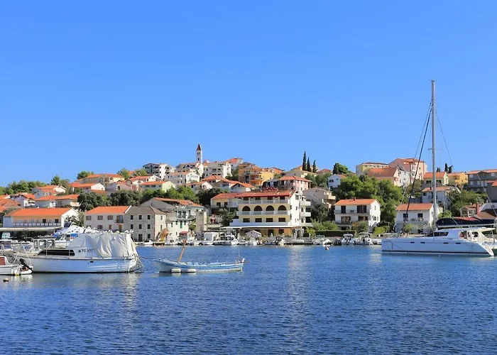 Family-friendly With Swimming Pool Seget Vranjica, - 7559 Appartement Trogir