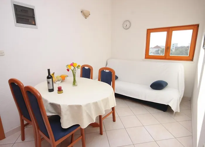 Appartement Family-friendly With Swimming Pool Seget Vranjica, - 7559 *