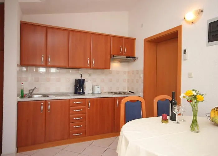 Family-friendly With Swimming Pool Seget Vranjica, - 7559 Appartement Trogir