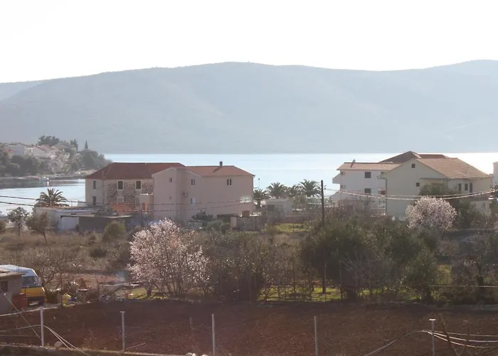 Family-friendly With Swimming Pool Seget Vranjica, - 7559 Appartement *